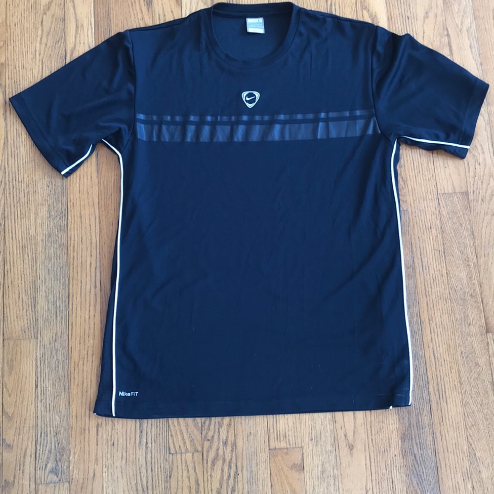 NWOT Men’s Nike Fit Dry tee. Size L